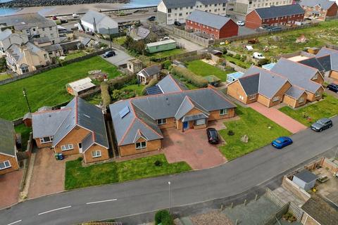 4 bedroom bungalow for sale, Warwick Place, Tywyn, Gwynedd, LL36