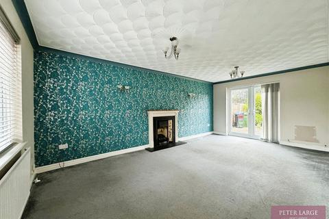 4 bedroom detached house for sale, 3 Maes y Gog, Rhyl, Denbighshire LL18 4QA