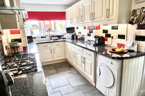 3 bedroom detached house for sale, Horsewell Lane, Wigston, LE18