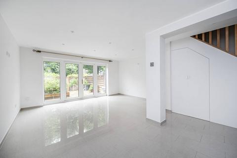 3 bedroom terraced house for sale, White Horse Lane, Stepney, London, E1