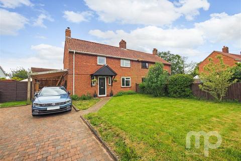 3 bedroom semi-detached house for sale, Greenways, Norwich NR16