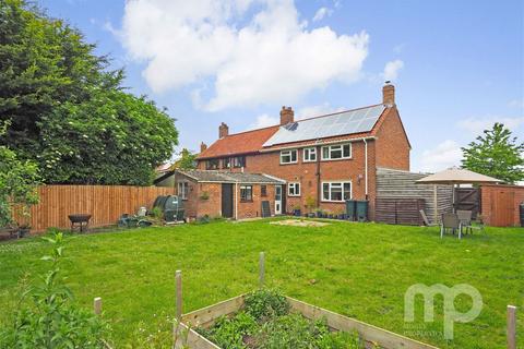 3 bedroom semi-detached house for sale, Greenways, Norwich NR16