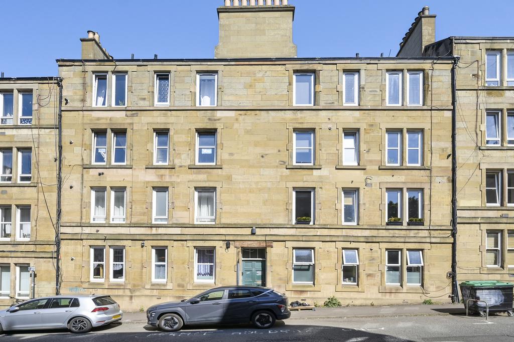 19 (2f4) Flat 12, Yeaman Place... 1 bed flat for sale £185,000