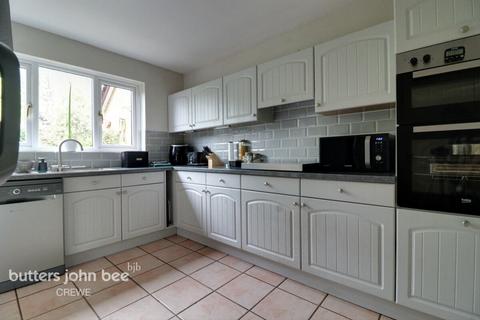 4 bedroom detached house for sale, Dunham Crescent, Crewe