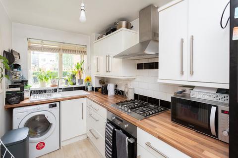 2 bedroom apartment for sale, Basildon Close, Watford, Hertfordshire, WD18