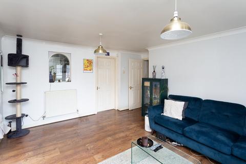 2 bedroom apartment for sale, Basildon Close, Watford, Hertfordshire, WD18
