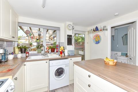 83 Ashley Avenue, Folkestone, CT19 4PJ