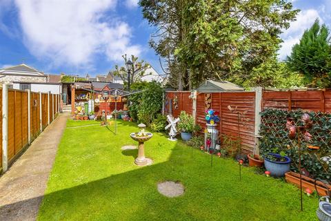83 Ashley Avenue, Folkestone, CT19 4PJ