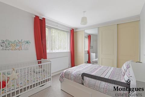 36 Cedar Court, Epping, CM16 4HL