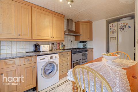 2 bedroom apartment for sale, Bycullah Road, London