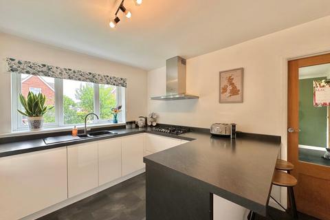 5 Nursery Drive, Moreton On Lugg, Hereford, HR4 8DJ