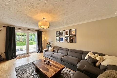 5 Nursery Drive, Moreton On Lugg, Hereford, HR4 8DJ