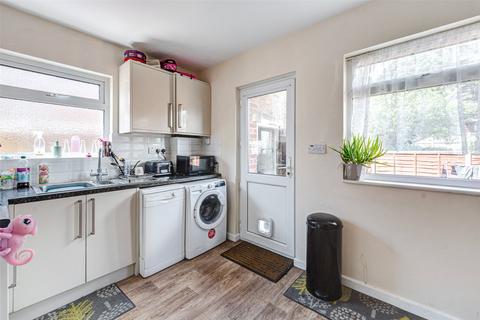 2 bedroom flat for sale, Canterbury Road, Worthing, West Sussex, BN13