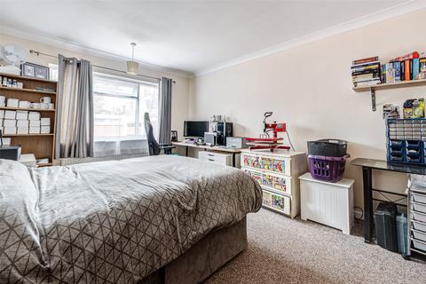 2 bedroom flat for sale, Canterbury Road, Worthing, West Sussex, BN13