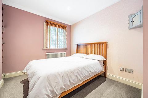 3 bedroom flat for sale, Penford Street, Camberwell