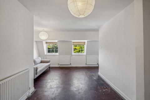 2 bedroom flat for sale, High Street, Chalfont St Peter SL9