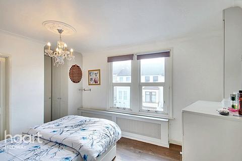 60 Barnsole Road, Gillingham, ME7 4DX