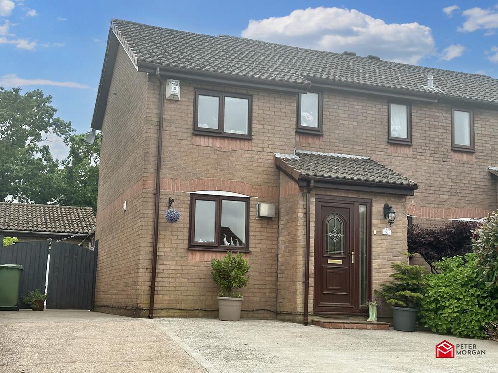 Llantwit Fardre, Pontypridd CF38 3 bed semidetached house for sale £