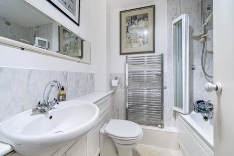 1, Southbury Lawn Road, Guildford, GU2 4DD