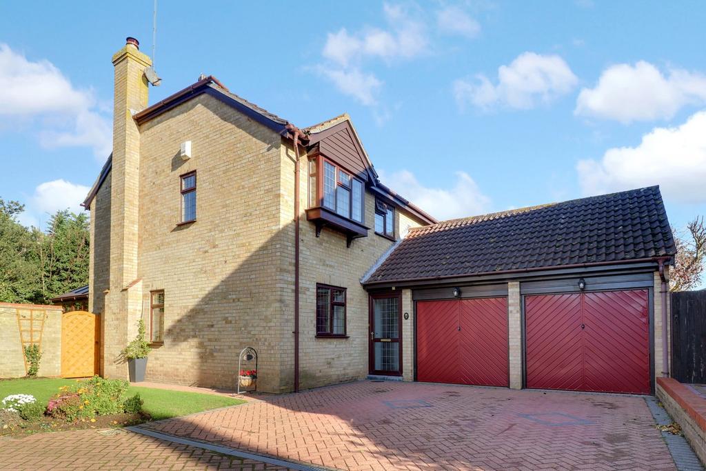 Parsons Lawn, Shoeburyness SS3 4 bed detached house for sale £675,000