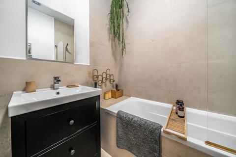 79b Devonshire Road, London, SE23 3LX