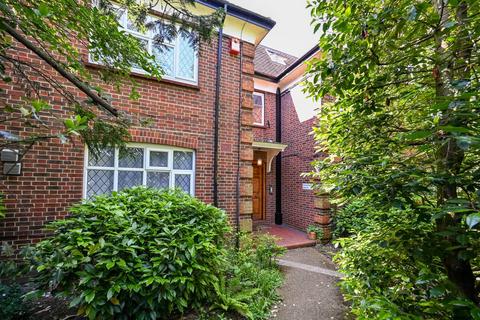 1 bedroom flat for sale, Grand Drive, Raynes Park, LONDON, SW20