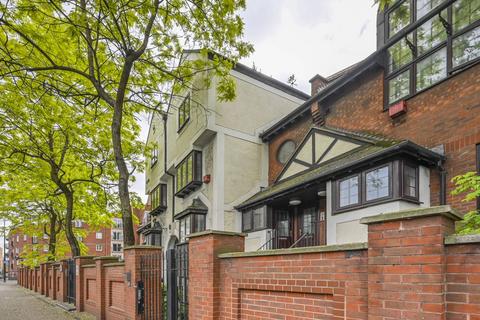 undefined, St Georges Square, Limehouse, London, E14