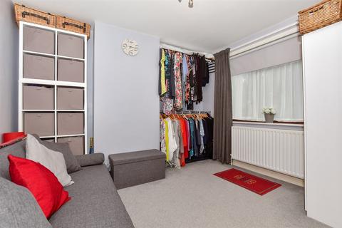 67 Heathview Avenue, Dartford, DA1 3QB