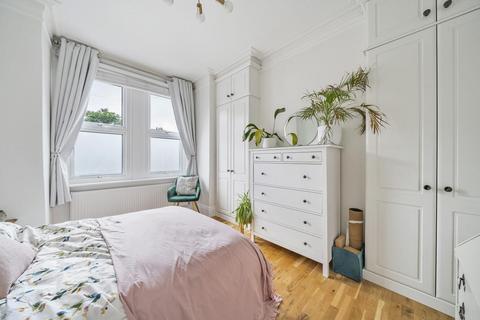 2 bedroom flat for sale, Laleham Road, Catford