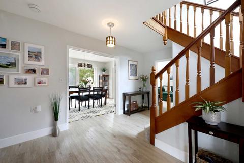 4 bedroom detached house for sale, Howe Drive, Beaconsfield, HP9