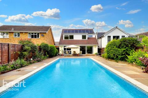 4 bedroom detached house for sale, Bluebell Wood, Billericay