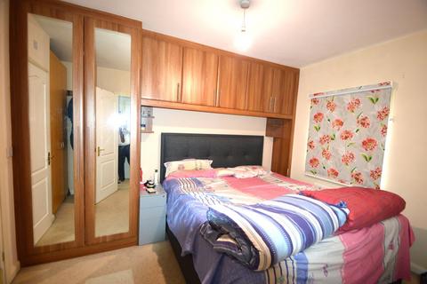 3 bedroom end of terrace house to rent, Dalton Green, Slough, Berkshire, SL3