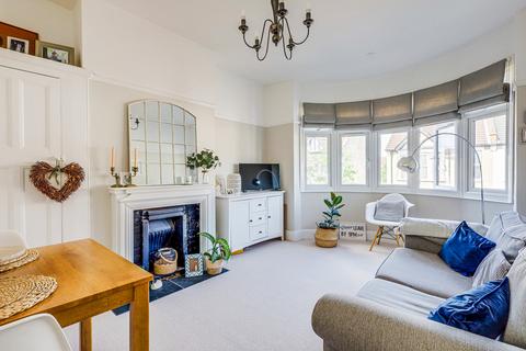 1 bedroom apartment for sale, Woodfield Park Drive, Leigh-on-sea, SS9