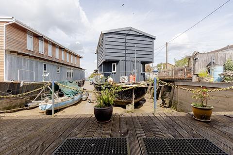 2 bedroom houseboat for sale, Conyer Quay, Conyer, Sittingbourne, ME9