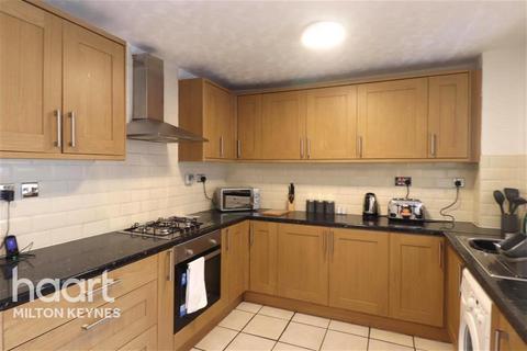 4 bedroom terraced house to rent, Favel Drive, Furzton