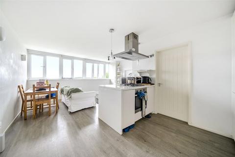 171 Hazel Grove, London, SE26 4JJ