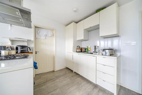 171 Hazel Grove, London, SE26 4JJ