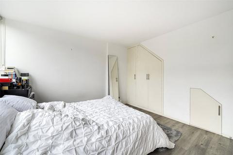 171 Hazel Grove, London, SE26 4JJ