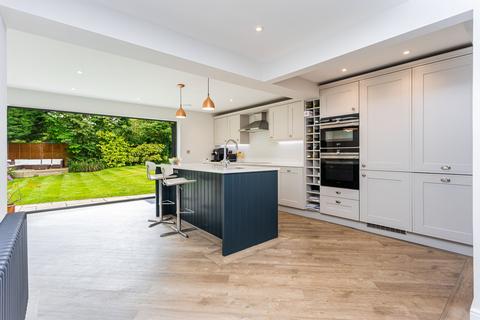 Meadow View Hare Lane, Lingfield, RH7 6JB