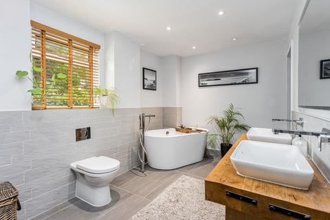 Meadow View Hare Lane, Lingfield, RH7 6JB