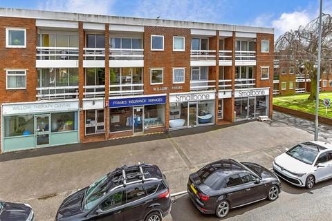 2 bedroom apartment to rent, St. Peters Park Road Broadstairs CT10
