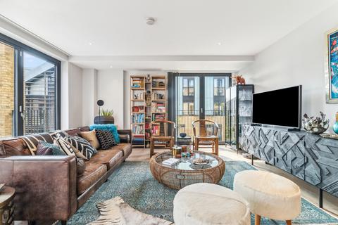 2 bedroom flat for sale, Gowing House, 4 Drapers Yard, London