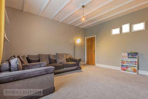 17 Oldham Road, Delph, Oldham, OL3 5EB