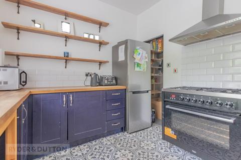 17 Oldham Road, Delph, Oldham, OL3 5EB