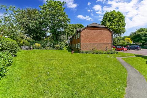 1 bedroom flat for sale, Linden Chase, Uckfield, East Sussex