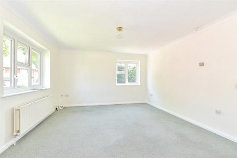 1 bedroom flat for sale, Linden Chase, Uckfield, East Sussex