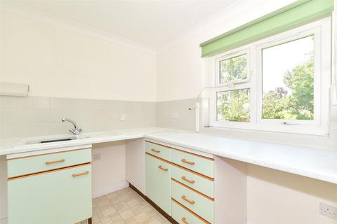 1 bedroom flat for sale, Linden Chase, Uckfield, East Sussex