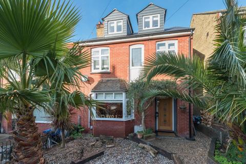 5 bedroom semi-detached house for sale, Avenue Road, Ramsgate, CT11