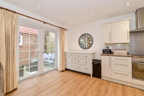 2 bedroom semi-detached house for sale, High Street, Billingshurst, West Sussex