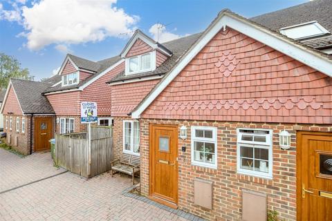 2 bedroom semi-detached house for sale, High Street, Billingshurst, West Sussex